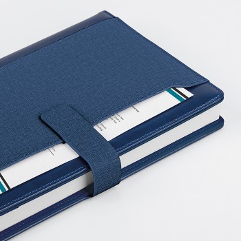 Agenda Portafoglio Maxi 18x25 - Gadget.it - Agenda Portafoglio Maxi Giornaliera Sab. e Dom. Separati Personalizzata 18x25 cm