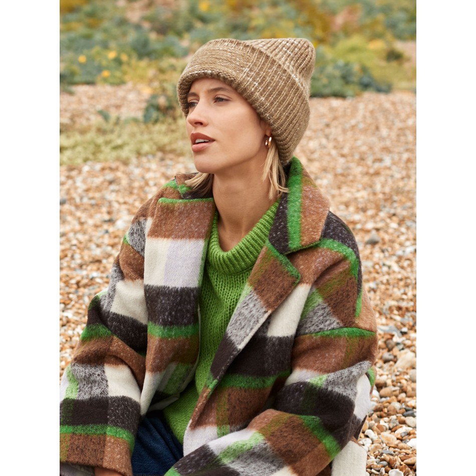 Chunky Knitted Patch Beanie - Gadget.it - 