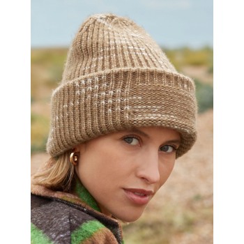 Chunky Knitted Patch Beanie - Gadget.it - 