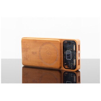 Power bank magnetico da 10.000 mAh e 15 W in legno SCX.design P48 - Gadget.it - 