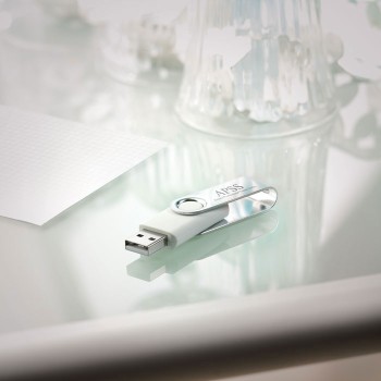 Chiavetta USB 8GB in metallo - TECHMATE  - Gadget.it - 