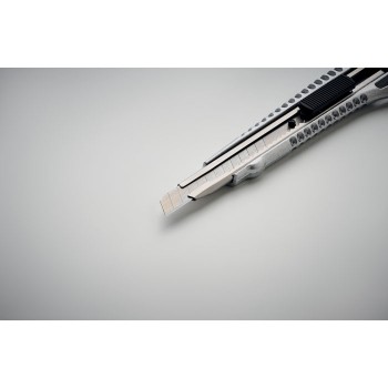 Coltello retrattile in alluminio con 13 lame - Tracta - Gadget.it - 
