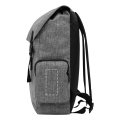 centered_on_the_right_side_pocket